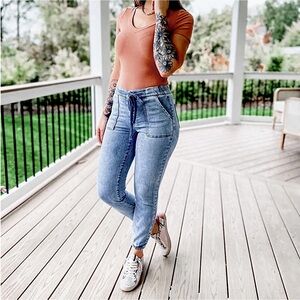 Risen Mid Rise Skinny Jogger Jeans